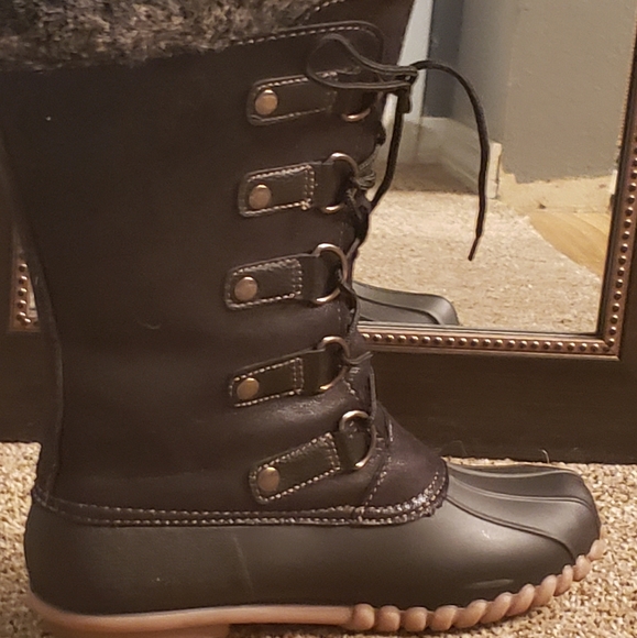 solid black tennis shoes womens